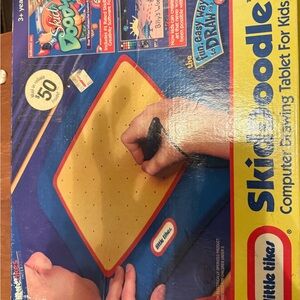 Little Tikes Blue and Red Skidoodle Drawing Tablet